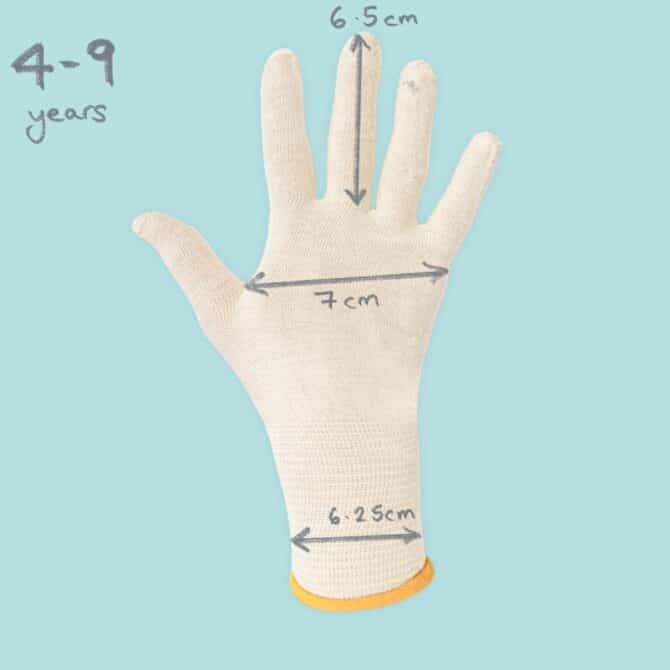 silk gloves 4-9 years